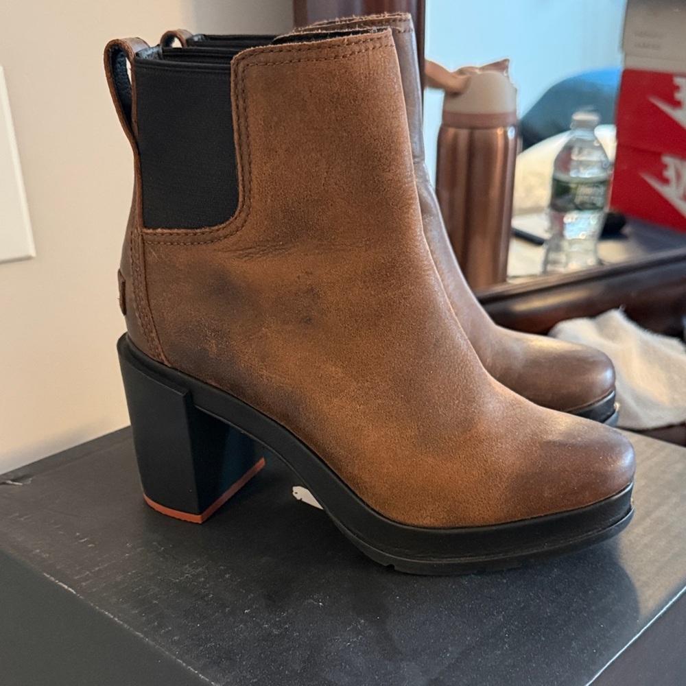 Sorel Brown Ankle Boots with Black Accents